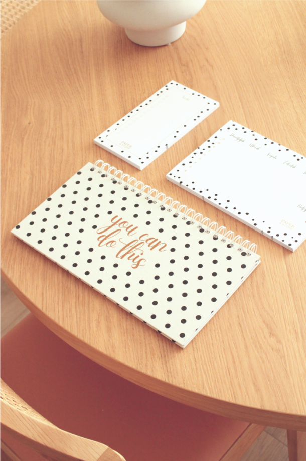 95/STOLNI PLANER SPIRALA/DOTS